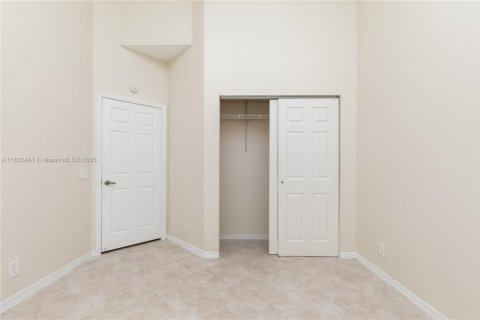 House in Coral Springs, Florida 4 bedrooms, 201.78 sq.m. № 1779291 - photo 30