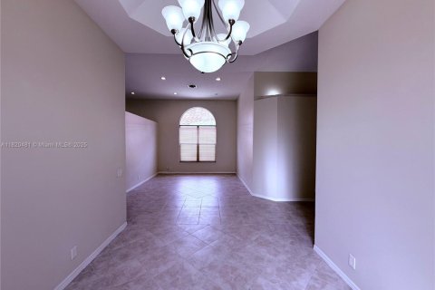 House in Coral Springs, Florida 4 bedrooms, 201.78 sq.m. № 1779291 - photo 17