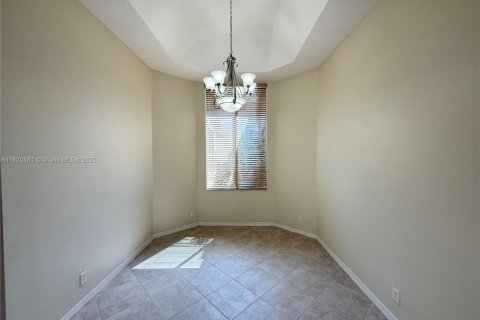 House in Coral Springs, Florida 4 bedrooms, 201.78 sq.m. № 1779291 - photo 14