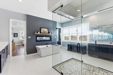 House in Orlando, Florida 5 bedrooms, 551.19 sq.m. № 2224330 - photo 6