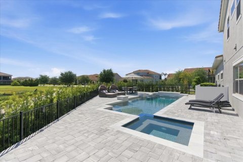 House in Orlando, Florida 5 bedrooms, 551.19 sq.m. № 2224330 - photo 9