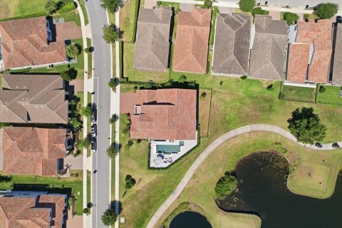 House in Orlando, Florida 5 bedrooms, 551.19 sq.m. № 2224330 - photo 12