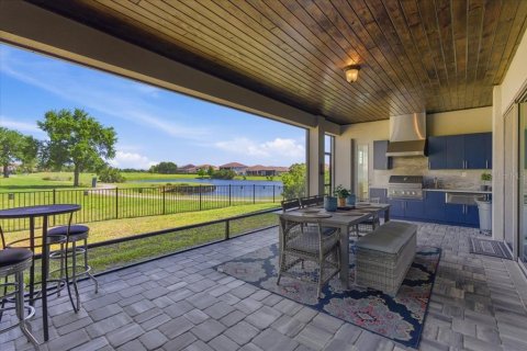 House in Orlando, Florida 5 bedrooms, 551.19 sq.m. № 2224330 - photo 17