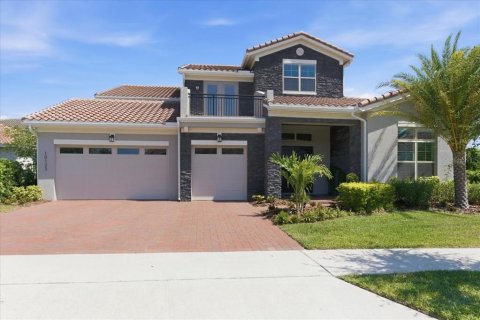 House in Orlando, Florida 5 bedrooms, 551.19 sq.m. № 2224330 - photo 11