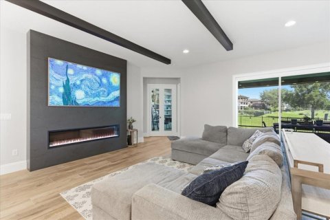 House in Orlando, Florida 5 bedrooms, 551.19 sq.m. № 2224330 - photo 16
