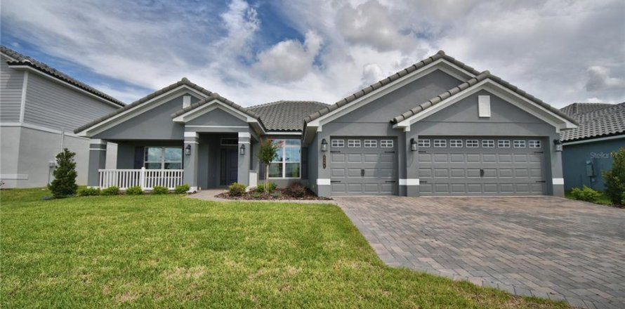 Casa en Auburndale, Florida 4 dormitorios, 233 m2 № 2111429