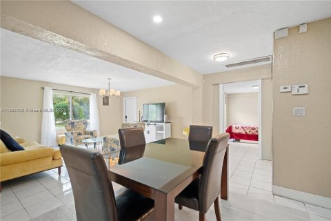 Купить виллу или дом в Майами, Флорида 3 спальни, 126.35м2, № 1949359 - фото 15