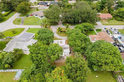 Купить виллу или дом в Майами, Флорида 3 спальни, 126.35м2, № 1949359 - фото 26