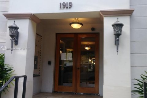 Купить кондоминиум в Холливуд, Флорида 1 комната, 93.09м2, № 1638755 - фото 3