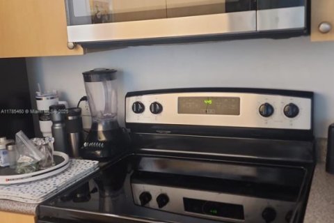 Купить кондоминиум в Холливуд, Флорида 1 комната, 93.09м2, № 1638755 - фото 20