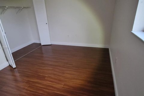 Condo in Miami, Florida, 2 bedrooms  № 2059965 - photo 7