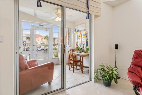 Adosado en venta en Palm Coast, Florida, 3 dormitorios, 177.91 m2 № 1880609 - foto 9