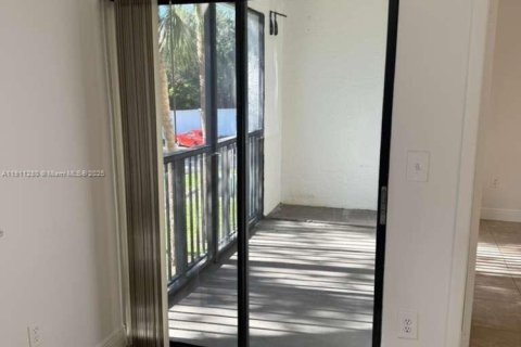 Condominio en alquiler en Fort Lauderdale, Florida, 2 dormitorios, 79.71 m2 № 1969636 - foto 21