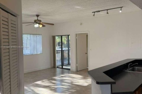 Condominio en alquiler en Fort Lauderdale, Florida, 2 dormitorios, 79.71 m2 № 1969636 - foto 10