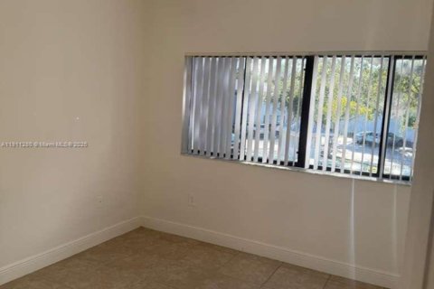 Condominio en alquiler en Fort Lauderdale, Florida, 2 dormitorios, 79.71 m2 № 1969636 - foto 14