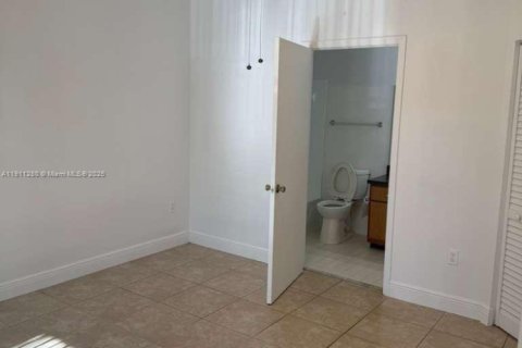 Condominio en alquiler en Fort Lauderdale, Florida, 2 dormitorios, 79.71 m2 № 1969636 - foto 20