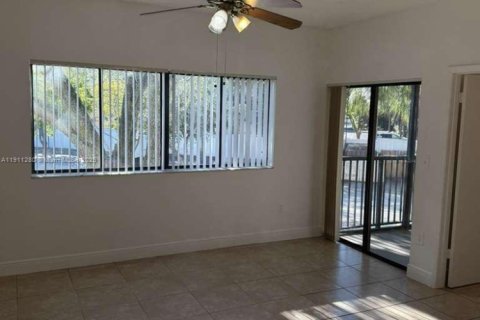 Condominio en alquiler en Fort Lauderdale, Florida, 2 dormitorios, 79.71 m2 № 1969636 - foto 13