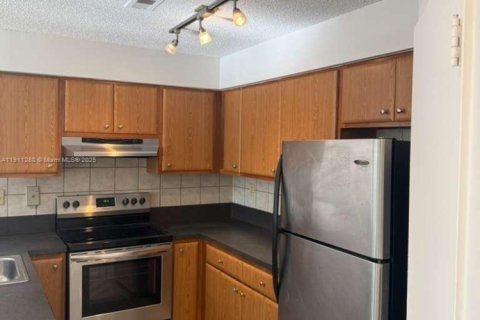 Condominio en alquiler en Fort Lauderdale, Florida, 2 dormitorios, 79.71 m2 № 1969636 - foto 9