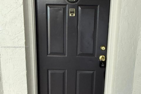 Condominio en alquiler en Fort Lauderdale, Florida, 2 dormitorios, 79.71 m2 № 1969636 - foto 8