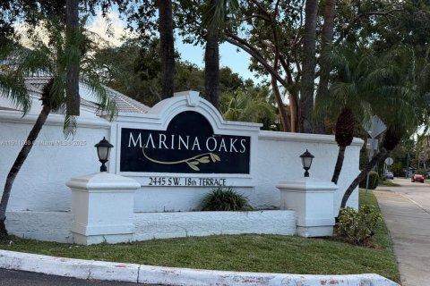 Condominio en alquiler en Fort Lauderdale, Florida, 2 dormitorios, 79.71 m2 № 1969636 - foto 4