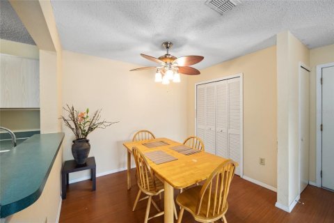 Condo in Gainesville, Florida, 3 bedrooms  № 1782677 - photo 15