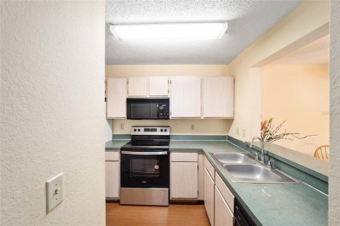 Condo in Gainesville, Florida, 3 bedrooms  № 1782677 - photo 18