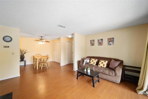 Condo in Gainesville, Florida, 3 bedrooms  № 1782677 - photo 12