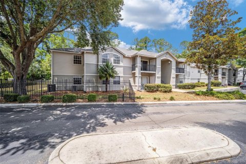 Condo in Gainesville, Florida, 3 bedrooms  № 1782677 - photo 1