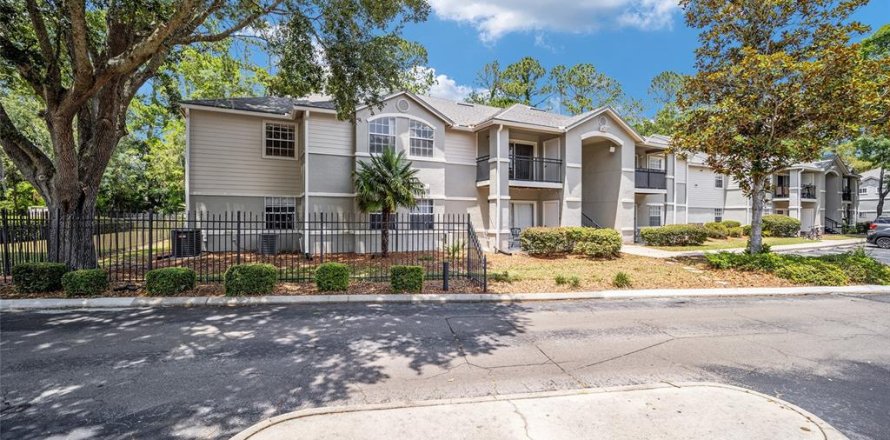 Condo in Gainesville, Florida, 3 bedrooms № 1782677