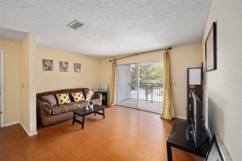 Condo in Gainesville, Florida, 3 bedrooms  № 1782677 - photo 11