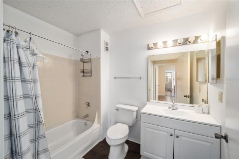 Condo in Gainesville, Florida, 3 bedrooms  № 1782677 - photo 29
