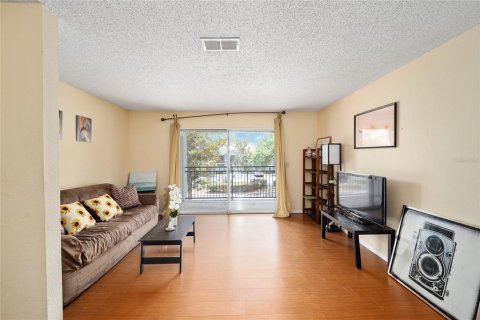 Condo in Gainesville, Florida, 3 bedrooms  № 1782677 - photo 10