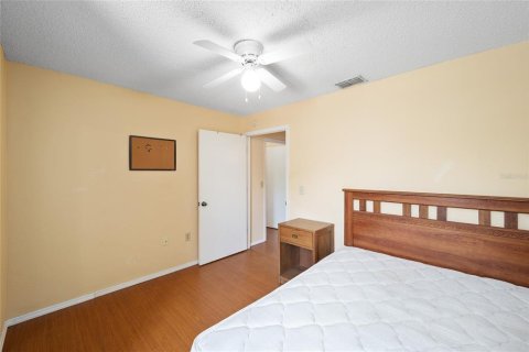 Condo in Gainesville, Florida, 3 bedrooms  № 1782677 - photo 27