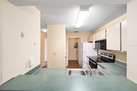 Condo in Gainesville, Florida, 3 bedrooms  № 1782677 - photo 17