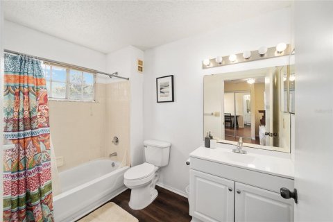 Condo in Gainesville, Florida, 3 bedrooms  № 1782677 - photo 20