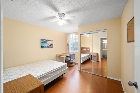 Condo in Gainesville, Florida, 3 bedrooms  № 1782677 - photo 23