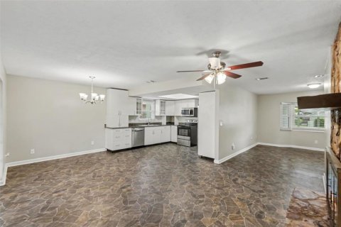 Casa en venta en Seffner, Florida, 3 dormitorios, 118.17 m2 № 2418449 - foto 6
