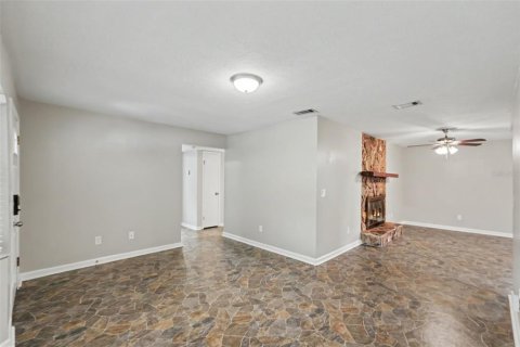Casa en venta en Seffner, Florida, 3 dormitorios, 118.17 m2 № 2418449 - foto 5