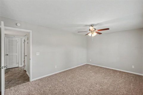 Casa en venta en Seffner, Florida, 3 dormitorios, 118.17 m2 № 2418449 - foto 10
