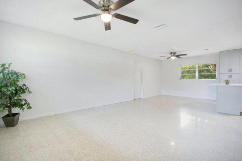 Casa en venta en Titusville, Florida, 3 dormitorios, 106.65 m2 № 1907526 - foto 4