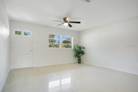 Casa en venta en Titusville, Florida, 3 dormitorios, 106.65 m2 № 1907526 - foto 3