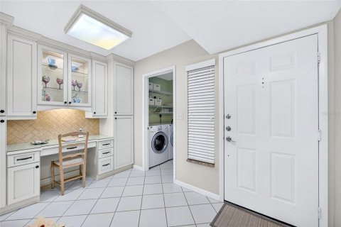 Condo in Saint Petersburg, Florida, 2 bedrooms  № 2377800 - photo 28