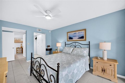 Condo in Saint Petersburg, Florida, 2 bedrooms  № 2377800 - photo 20
