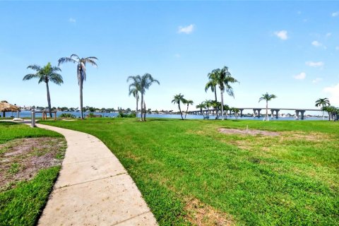 Condo in Saint Petersburg, Florida, 2 bedrooms  № 2377800 - photo 30
