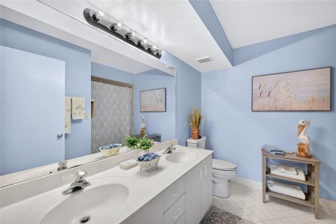 Condo in Saint Petersburg, Florida, 2 bedrooms  № 2377800 - photo 21