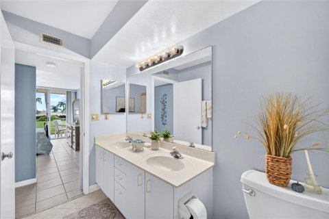 Condo in Saint Petersburg, Florida, 2 bedrooms  № 2377800 - photo 23