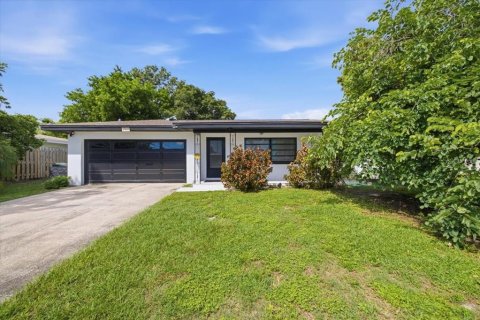 Casa en Clearwater, Florida 3 dormitorios, 130.25 m2 № 2379396