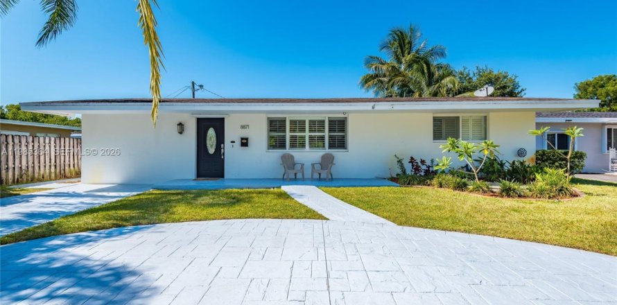 Propiedad comercial en Pembroke Pines, Florida 1 dormitorio, 37.16 m2 № 2049052