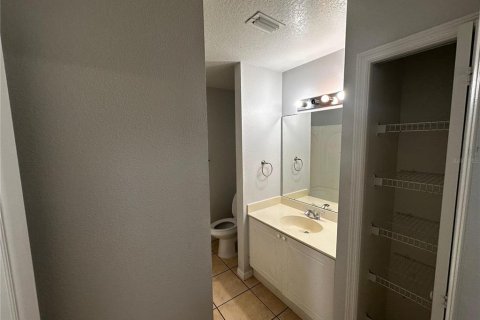 Condominio en alquiler en Kissimmee, Florida, 3 dormitorios, 111.67 m2 № 1782437 - foto 13