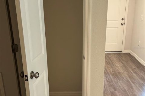 House in Lehigh Acres, Florida 3 bedrooms, 130.9 sq.m. № 1893634 - photo 18